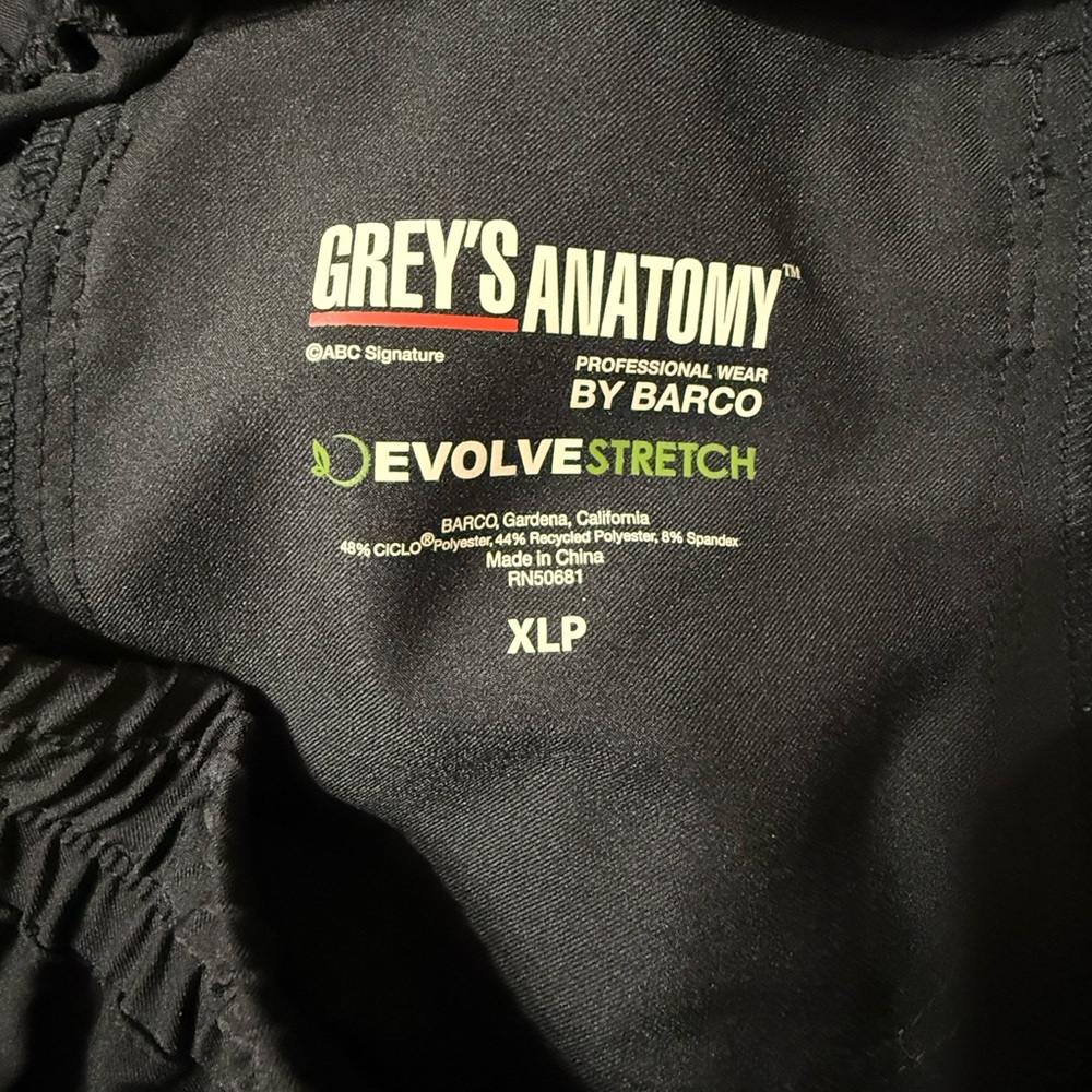 Grey's Anatomy Evolve Stretch Black Top and Bottom Scrub Set - Picture 5 of 5